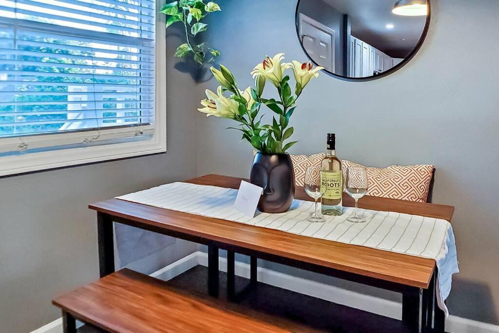 Apartment Located In Historic District Mins To Downtown, Beaches & Convention Center Long Beach Esterno foto