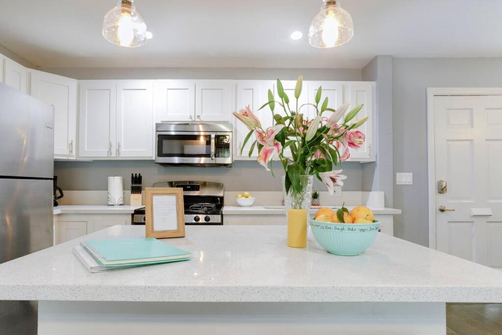 Apartment Located In Historic District Mins To Downtown, Beaches & Convention Center Long Beach Esterno foto
